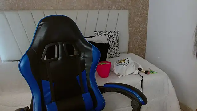 AliceSmity_'s Live XXX Chat