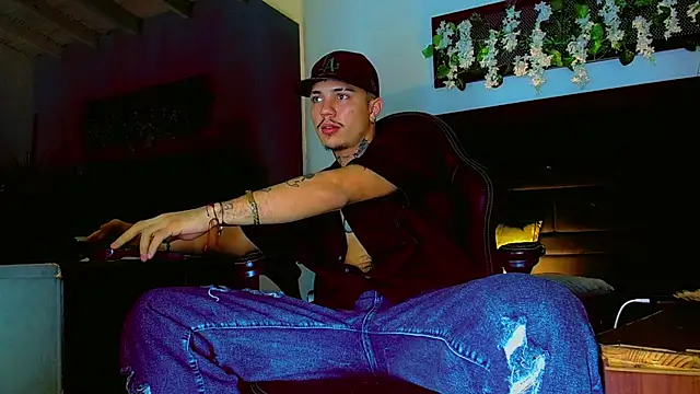 Show modela HannibalLester na web-kameri