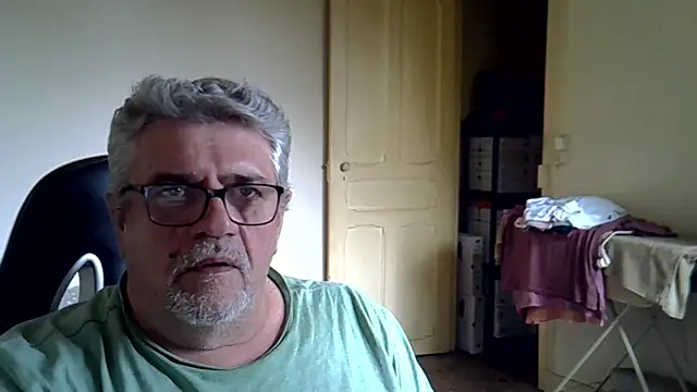 Laurent_oldmen: διαδικτυακό σόου στην κάμερα