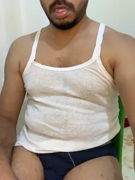 Pokazy przed kamerką – Hot_Boy8677