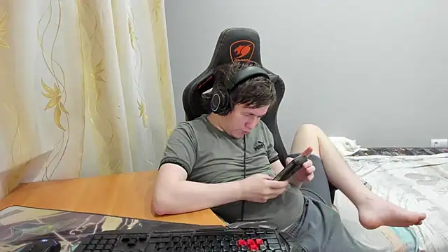 iliaskrisloveのライブXXXチャット