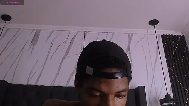 Santiago_Ortiz_ Pertunjukan Webcam