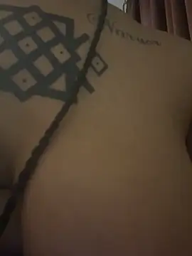 nickytheehawtie: онлайн-секс-чат