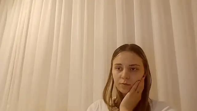 Pokazy przed kamerką – SadyeEntel