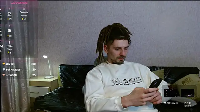 Aestheticguy101: διαδικτυακό σόου στην κάμερα