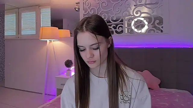 LuisaClover Chat XXX in diretta