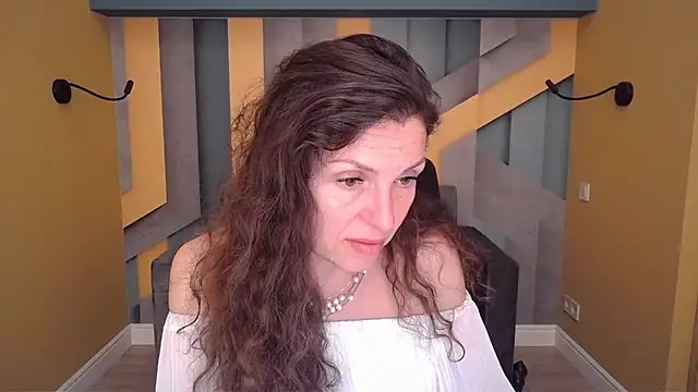 EllaLong Chat XXX in diretta