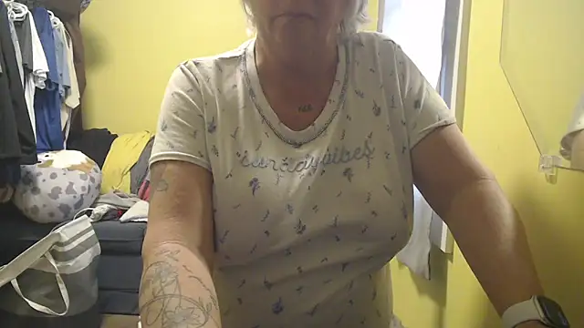 XXX chat uživo modela canadiancougar1965