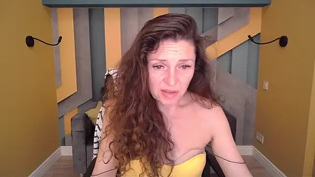 EllaLong Adlı Modelin Canlı XXX Sohbeti