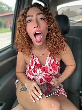 roxyrougee Adlı Modelin Canlı XXX Sohbeti