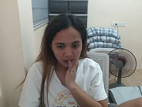 xTheLastVIRGINx Chat XXX in diretta