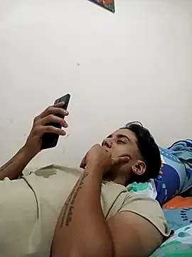 EsmeraldaNaim: вебкам-шоу