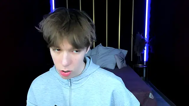 MarkBranston: онлайн-секс-чат