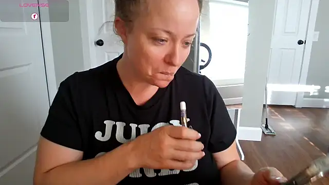 Pertunjukan Kamera Web julimonroe