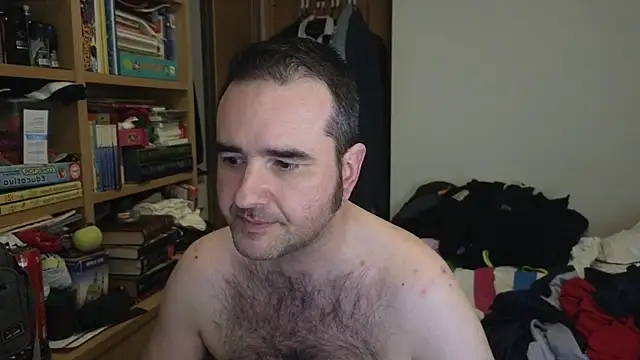 curiosillo83 Show in webcam