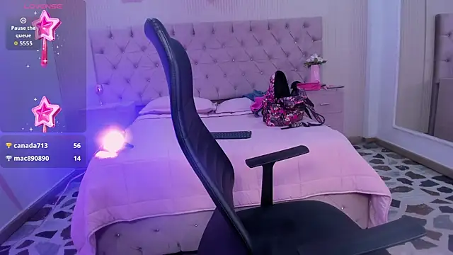 Show de nahomyrusell na webcam