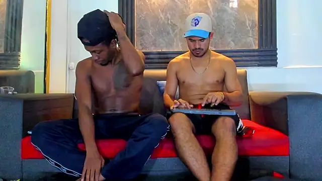 Latins_on_fire Adlı Modelin Web Kamerası Şovu