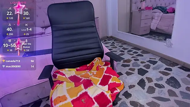 nahomyrusell Webcam Show