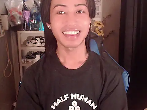 Erin_23 Show in webcam