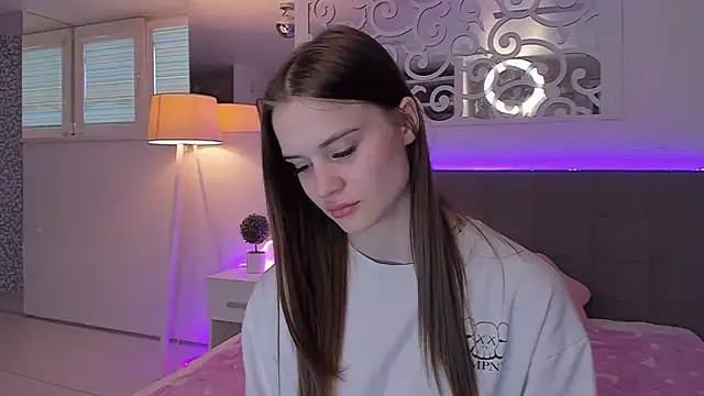 LuisaClover – Naživo XXX chat