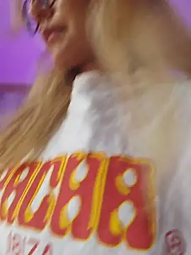 Chatroom XXX en direct de Pretty_roxxyy