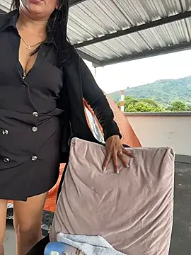 Chatroom XXX en direct de Sofia_Convers