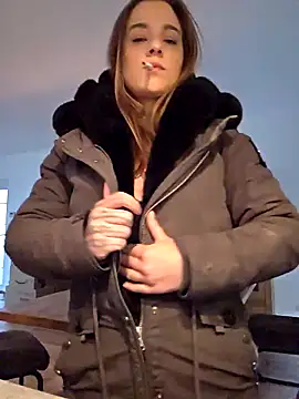 Luna_Lynn 在線直播表演