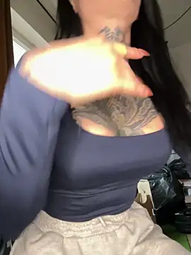 دردشة SkinnyLilly الجنسية المباشرة