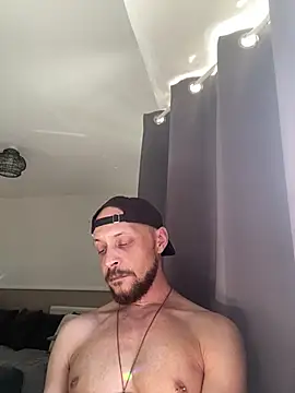 XXX chat uživo modela MattMiller28