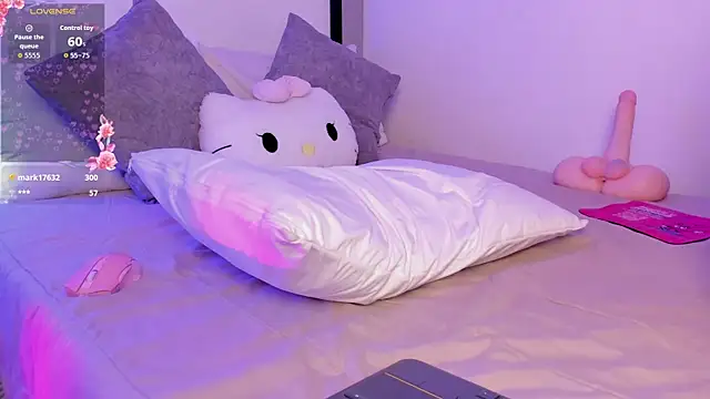 Chatroom XXX en direct de QueenRose___