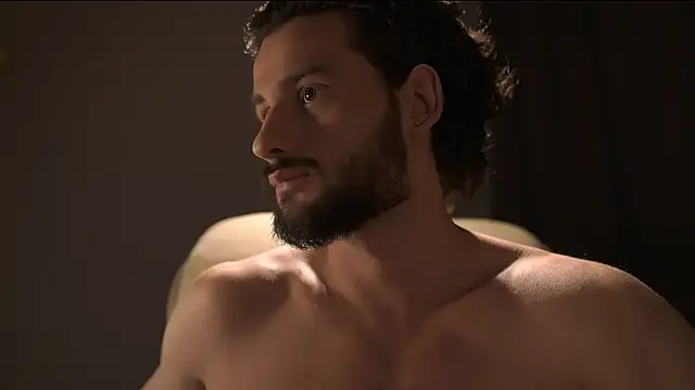 Keen___Luckystrike Adlı Modelin Web Kamerası Şovu