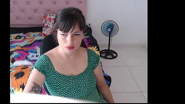 Aliciaheart 现场XXX聊天