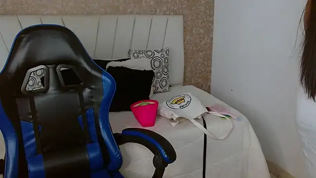 AliceSmity_ Chat XXX in diretta