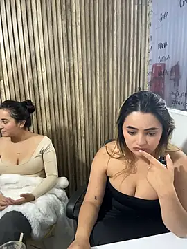 Chat XXX en directo de Antonella_Julieta