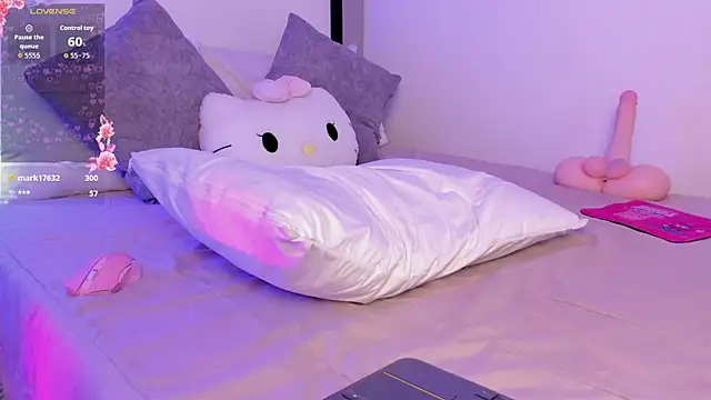 XXX chat uživo modela QueenRose___