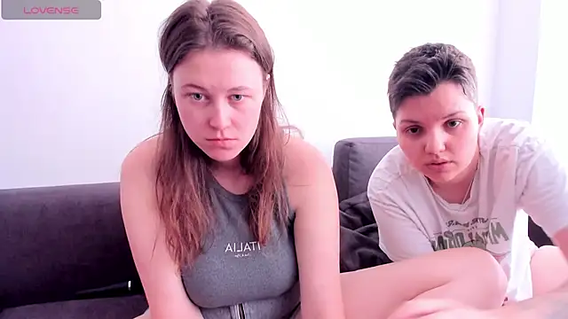 Pertunjukan Kamera Web Tenderly_Couple