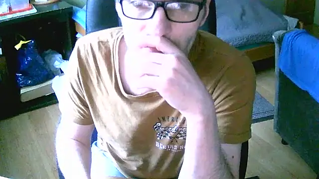 Show modela dado-hot12 na web-kameri