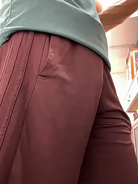 Paul22cm- 即時 XXX 聊天