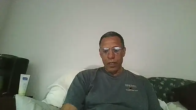 swimmer2496 Show Webcam