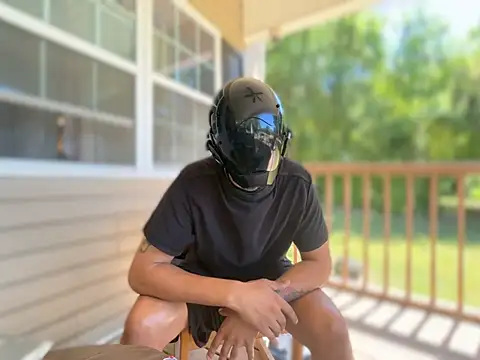 ThrowedWorldWide live XXX chat