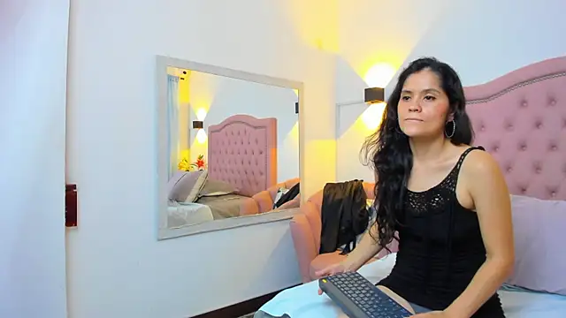 Chat +18 de Paulynavera ao vivo