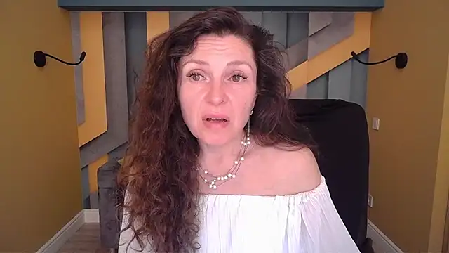 Chat +18 de EllaLong ao vivo