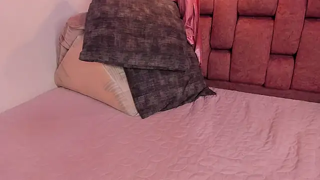 Pertunjukan Kamera Web kristakinnky