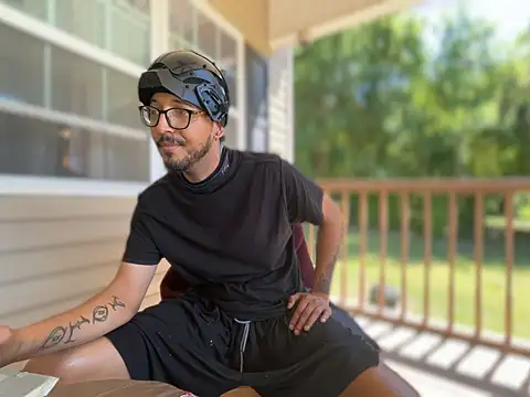 ThrowedWorldWide: απευθείας συνομιλία ΧΧΧ