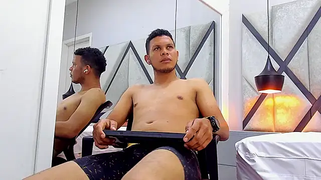 NohaBrooks 现场XXX聊天