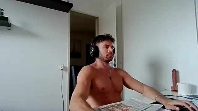 Chat XXX en directo de alpha-hunk