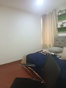 Chat +18 de sasi_luna ao vivo