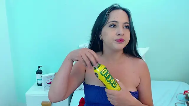 ScarletLevis' Live XXX Chat