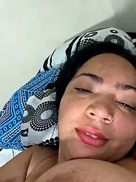 Chat +18 de NIKOLE1301 ao vivo