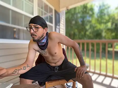 ThrowedWorldWide 现场XXX聊天